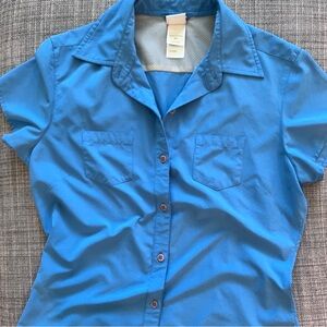 The North Face Size S Blue Short Sleeve Button Down
